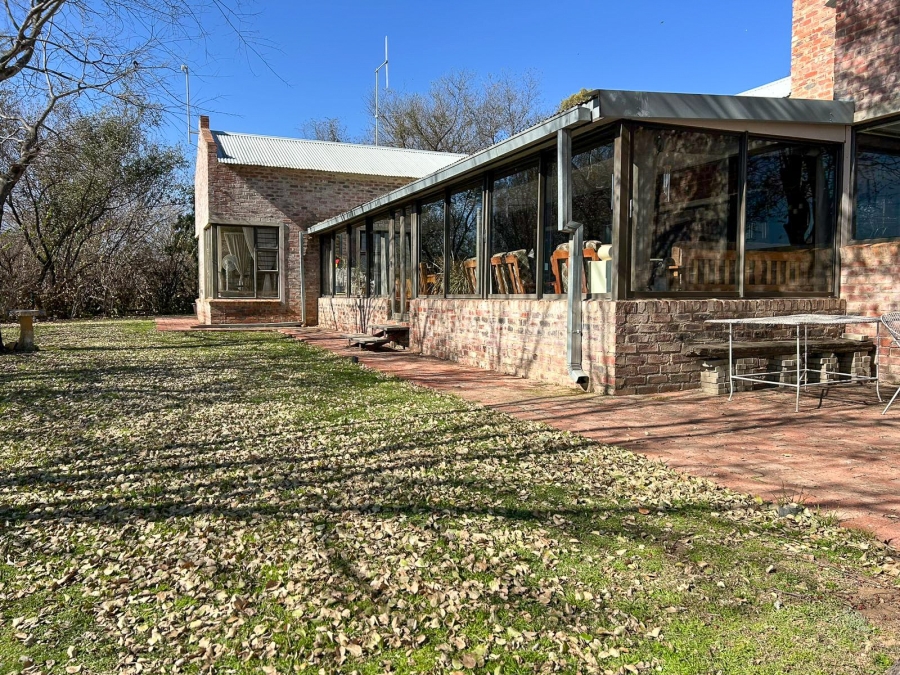 2 Bedroom Property for Sale in Potchefstroom Rural North West